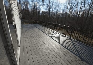 3 Reasons to Hire Deck Contractors for a Brand-New Deck